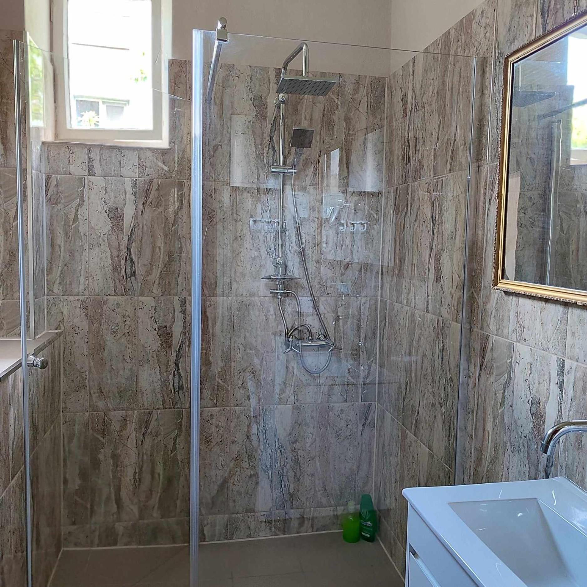 Insta Haus Apartment Plovdiv Ngoại thất bức ảnh